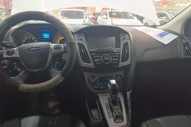 Used Ford Focus 2012 Hatchback 1.6L Automatic Fashion Edition