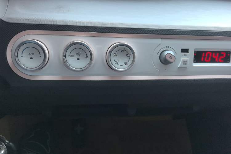 Used Wuling Hongguang MINIEV 2021 Macaron Fashion Model Lithium Iron Phosphate Audio And AC Panel