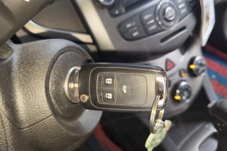 Used Chevrolet Aveo Sonic 2011 Hatchback 1.6L AT SX
