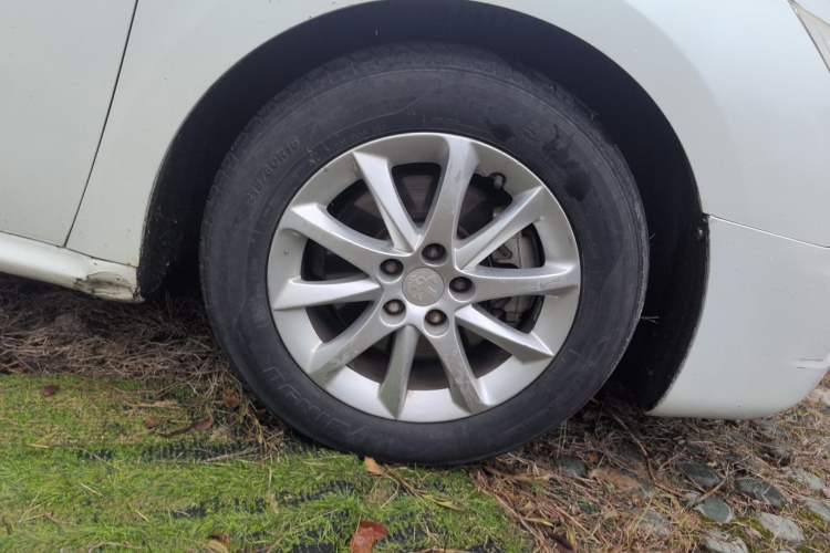 Used Peugeot 508 2013 2.0L 2nd Anniversary Edition with Automatic Sunroof – Classic Version
