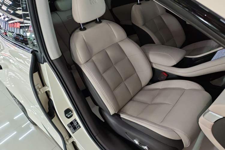 Used IM LS6 2023 Max Standard Edition Right Front Seat