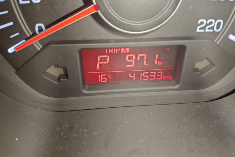 Used Kia K2 2015 Sedan 1.4L Automatic GLS Odometer Close Up