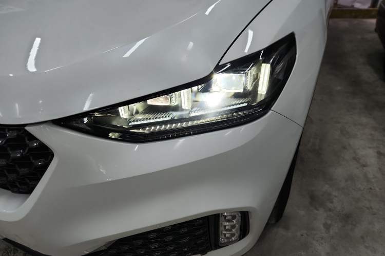 Used Wey VV6 2020 2.0T Two-Wheel Drive Smart Protection+