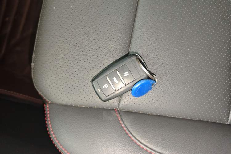 Used CHANGAN CS75 2016 1.8T Automatic Elite Model China V Standard
