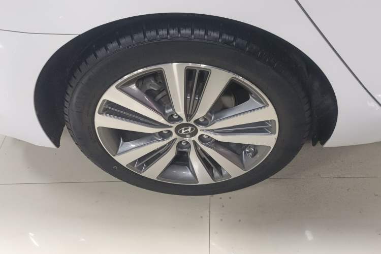 Used Hyundai Mistra 2014 1.8L Automatic Deluxe DLX Model
