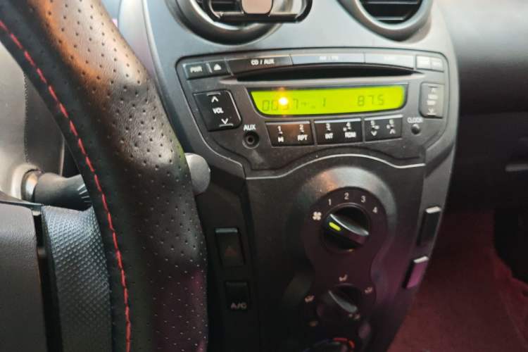 Used BYD F0 2013 1.0L AMT Joyful Cool Model

