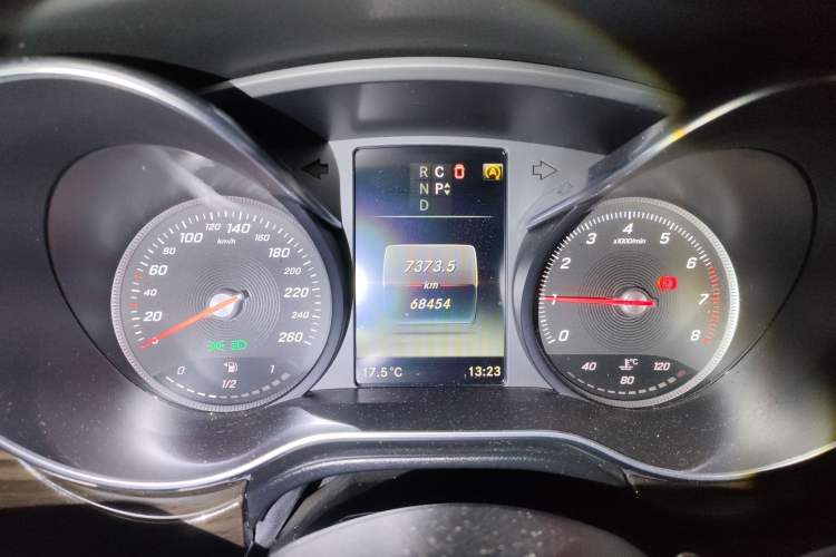 Used Mercedes-Benz V-Class 2017 V 260 Avantgarde Edition