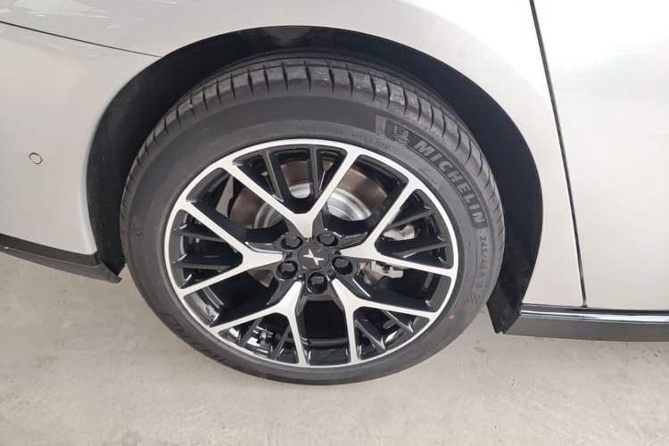 Used XPeng P7 2023 P7i 702 Max Right Rear Wheel Hub