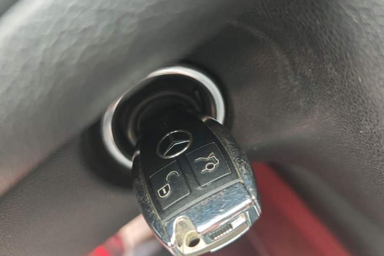 Used Mercedes-Benz R-Class 2017 R 320 4MATIC Business Edition Prestige Model