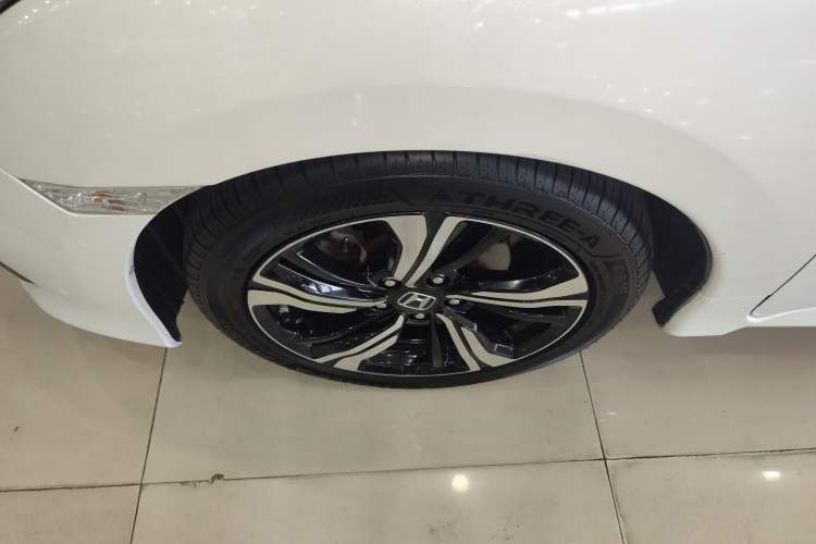 Used Honda Civic 2016 220TURBO CVT Prestige Edition Left Front Wheel Hub