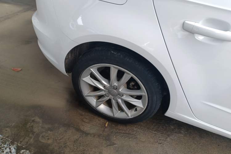 Used Audi A3 2015 Sportback 35 TFSI Millionth Anniversary Comfort Model Right Rear Wheel Hub