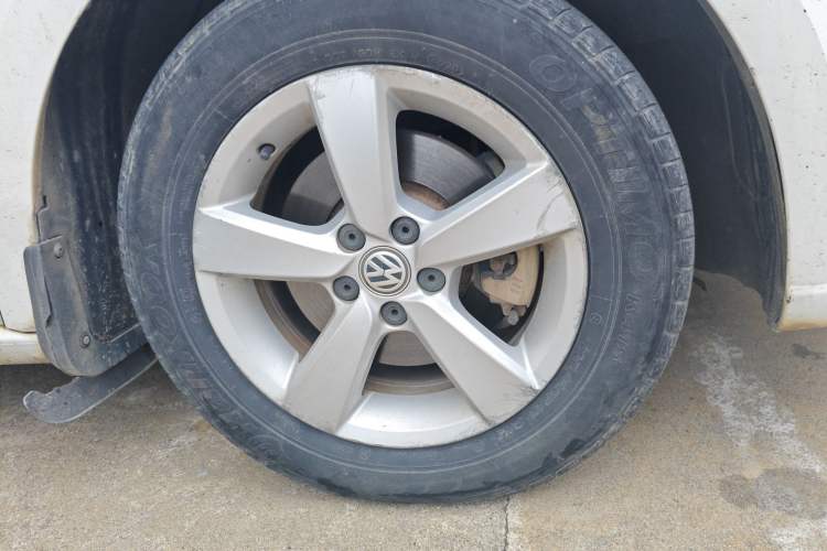 Used Volkswagen Gran Lavida 2015 1.6L Manual Fashion Edition
