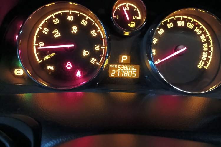 Used Opel Antara 2011 2.4 Luxury Two-Wheel-Drive Version