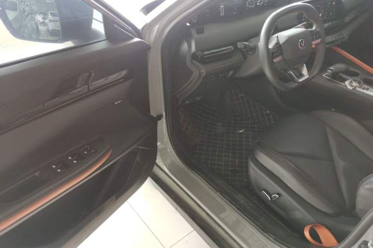 Used Changan UNI-V 2022 1.5T Smart Navigation Version