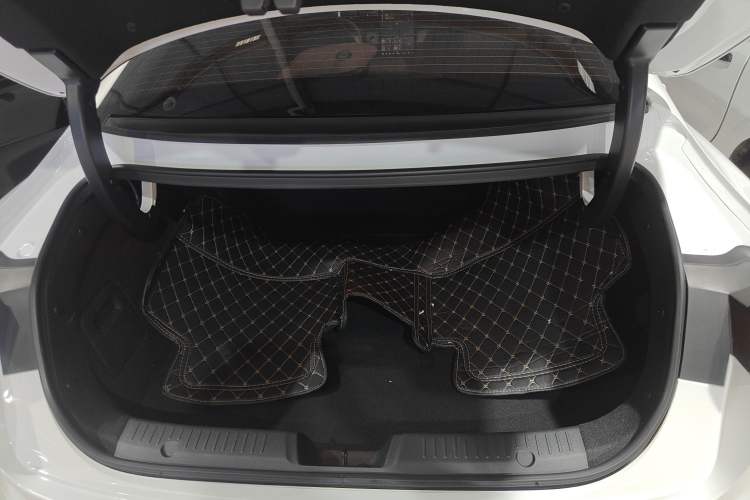 Used CHANGAN NEVO A05 2024 Truly Delicious Version 145 Beyond-Excellent Type Trunk