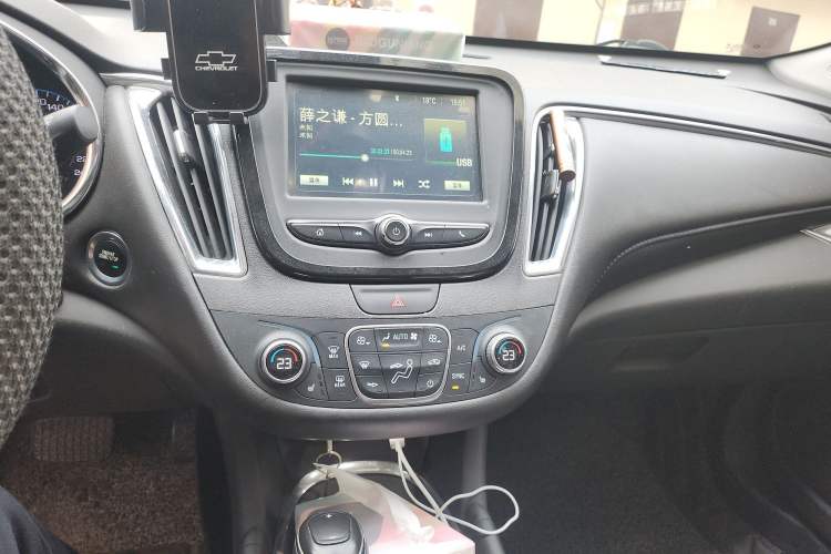 Used Chevrolet Malibu XL 2017 1.5T Automatic Ruichi Edition Audio And AC Panel