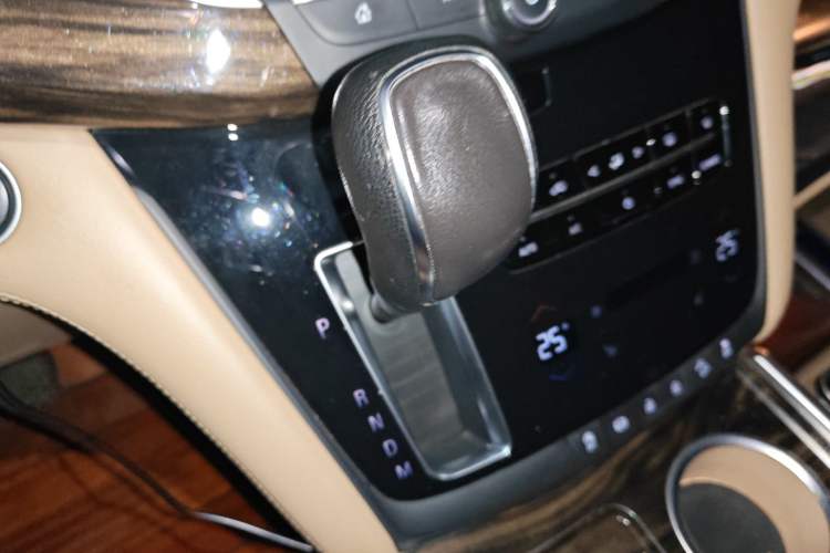 Used Buick GL8 2017 ES 28T Luxury Model China V Standard