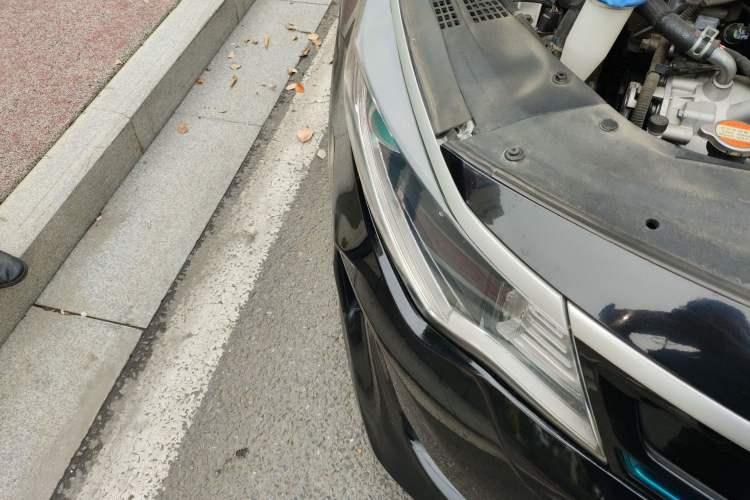 Used Kia K5 2016 2.0L Hybrid GLS Right Front Headlight