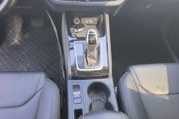 Used BYD Song 2020 Classic Edition 1.5T Automatic Elite Model Gear Lever