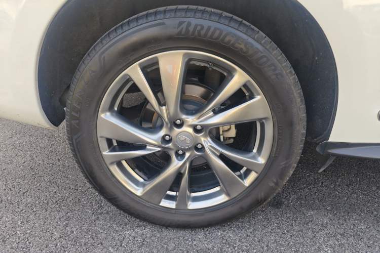 Used Infiniti QX60 2014 2.5 S/C Hybrid Two-Wheel Drive Excellence Edition Right Rear Wheel Hub