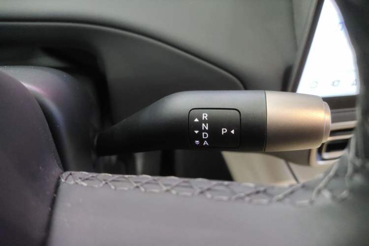 Used Li Auto MEGA 2025 Home Family Special Edition Gear Lever