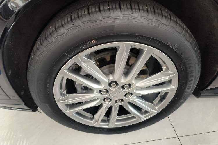 Used Cadillac XT6 2021 2.0T 7-Seater Four-Wheel Drive Luxury Version Left Front Wheel Hub