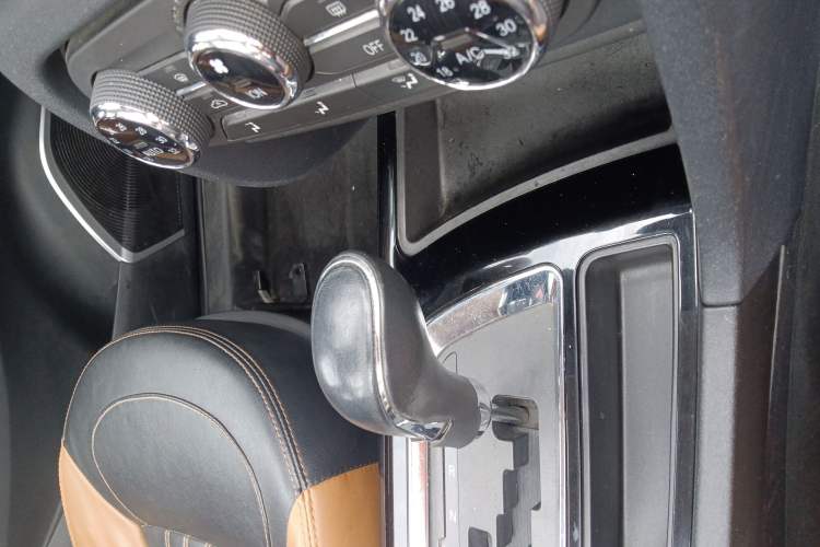 Used Soueast DX7 2017 1.5T Automatic Glory Edition Gear Lever