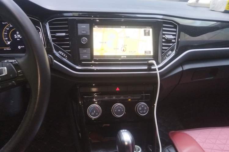 Used Volkswagen T-ROC 2020 280TSI DSG Two-Wheel Drive Comfort Version Audio And AC Panel