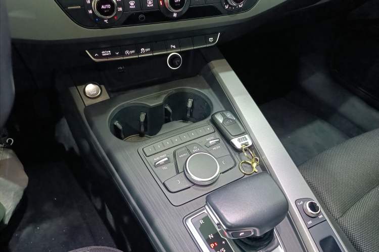 Used Audi A4L 2018 30th Anniversary Edition 40 TFSI Trendy Model
