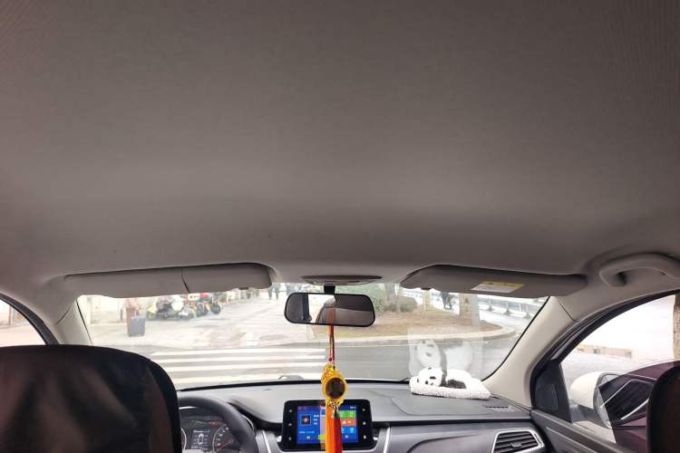 Used Baojun 730 2019 1.5L Manual Fashion Model 7-seater China VI Headliner