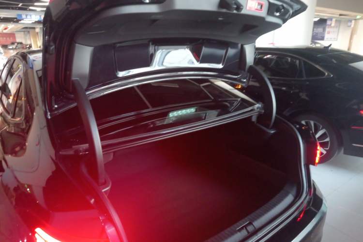 Used Volkswagen Passat 2023 Facelift 330TSI Luxury Edition
