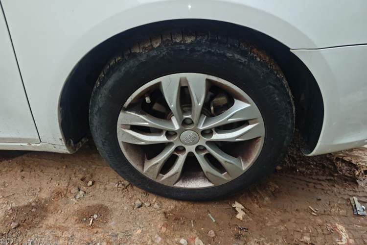 Used Geely Auto Emgrand 2014 Sedan 1.3T Manual Luxury Model
