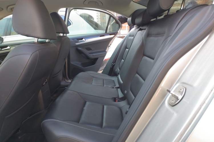 Used Volkswagen Sagitar 2015 1.6L Automatic Comfort Model
