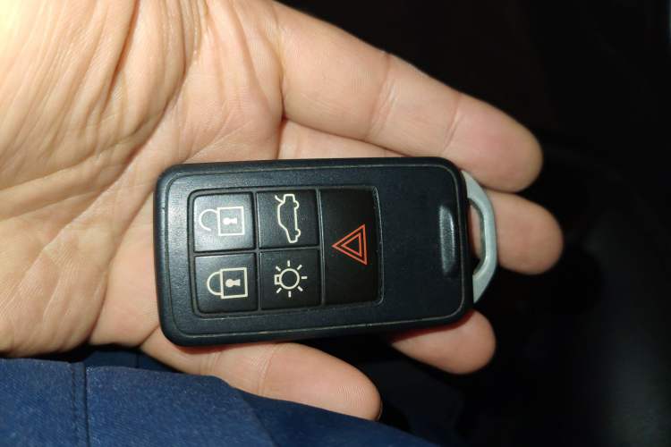 Used Volvo XC60 2016 T5 Smart Drive Edition Vehicle Key