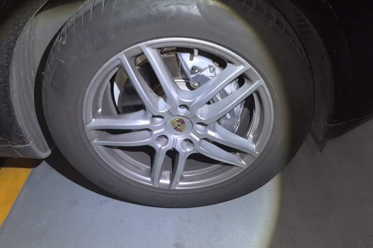 Used Porsche Cayenne 2016 Cayenne Platinum Edition 3.0T
