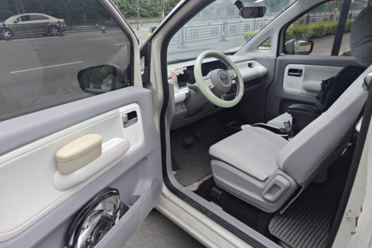 Used Wuling Air ev 2023 - Four Seats - Advanced Edition Driver Seat