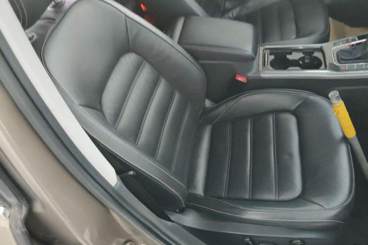 Used Volkswagen Passat 2016 330TSI DSG Luxury Edition Right Front Seat