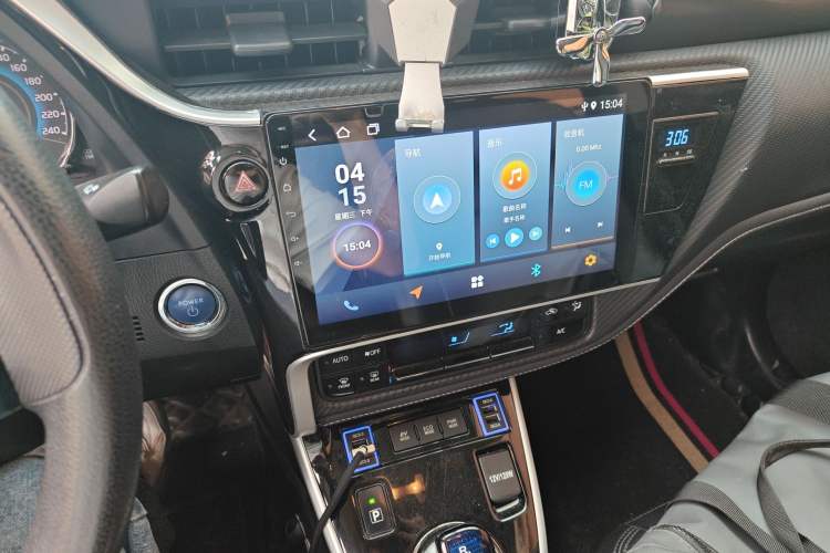 Used Toyota Levin 2017 Revised Dual-Engine 1.8H GS E-CVT Elite Sunroof Version China V Standard Audio And AC Panel