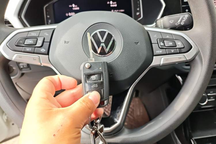 Used Volkswagen Tacqua 2020 1.5L Automatic Yue Vehicle Key