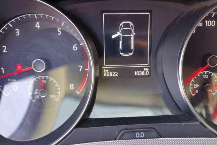 Used Volkswagen Golf Sportsvan 2019 200TSI Automatic C-HR Pure Version China VI Standard Odometer Close Up