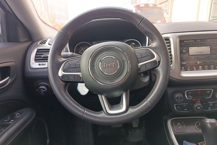 Used Jeep Compass 2017 200T Automatic Family Edition
