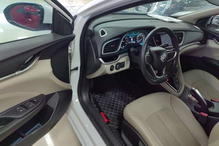 Used Buick GT 2017 15N Automatic Elite Version Driver Seat