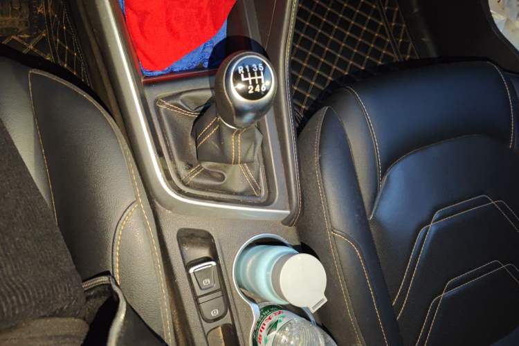 Used JAC Group Refine S4 2019 1.5T Manual Dream Edition Gear Lever