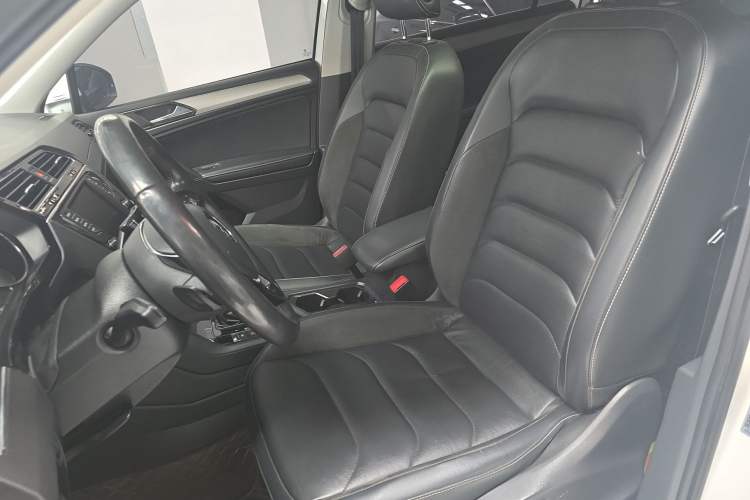 Used Volkswagen Tiguan L 2018 330TSI Automatic Two-Wheel Drive Luxury Edition Left Front Seat