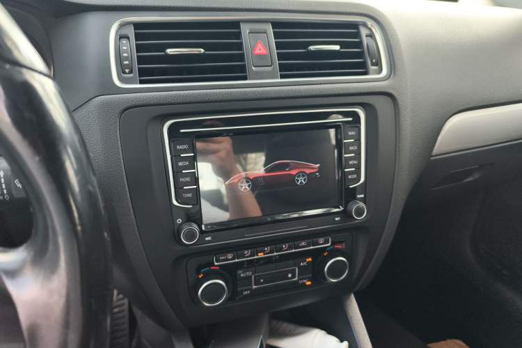 Used Volkswagen Sagitar 2014 Revised Version 1.4TSI Manual Luxury Edition
