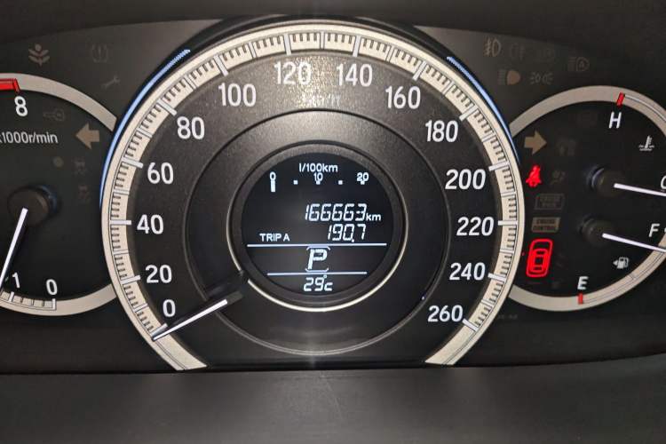 Used Honda Accord 2016 2.0L Elite Edition Odometer Close Up