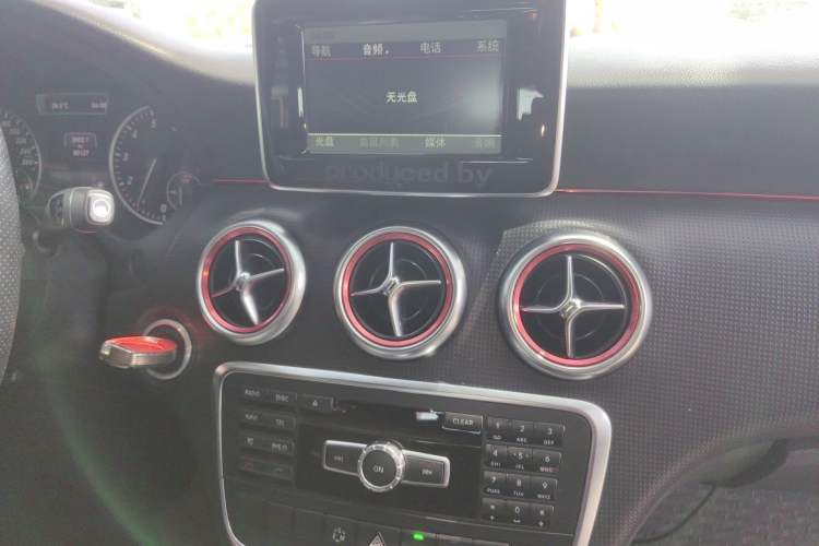 Used Mercedes-Benz A-Class 2013 A 180 Fashion Model Audio And AC Panel