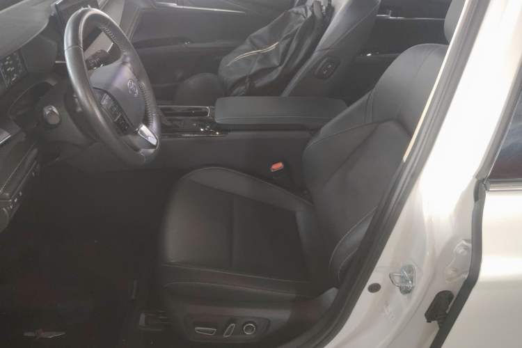 Used Toyota Camry 2024 2.0G Prestige Edition
