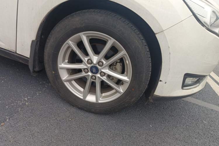 Used Ford Focus 2017 Sedan 1.6L Manual Fashion Edition Smart Drive Version
