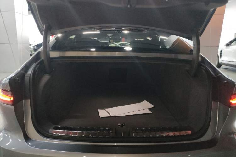 Used Nio ET7 2024 75 kWh Executive Signature Edition
